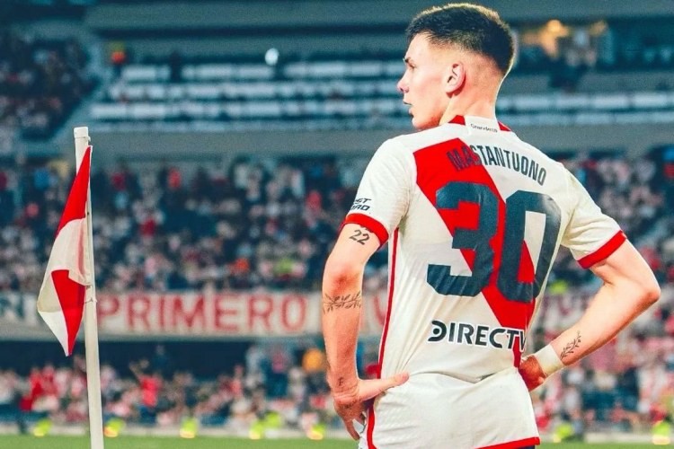 "Real" Argentina millisinin üzvünü transfer etdi