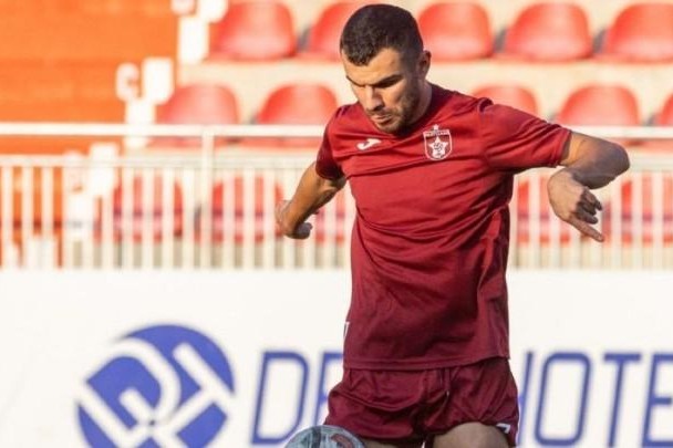 Vüsal 90 dəqiqə oynadı, komandası 3 xal qazandı