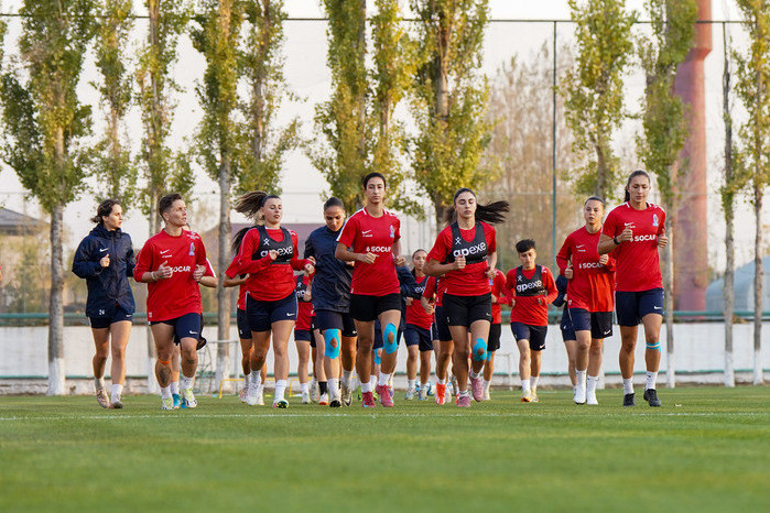 Qadın futbol millisinin Qazaxıstanda ilk məşqi