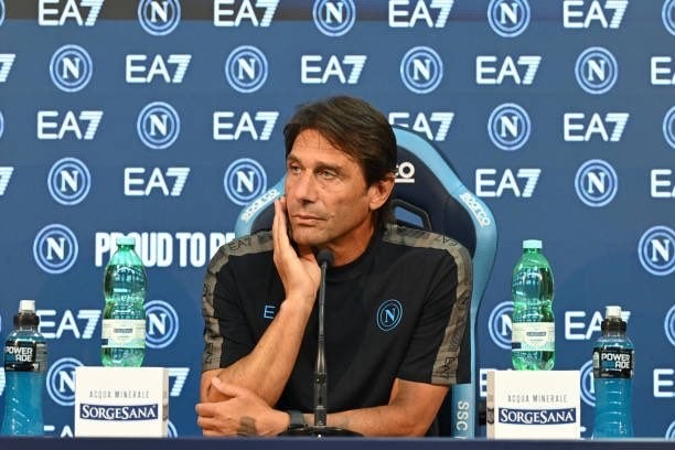 Konte "Napoli"də qalmaq üçün rəhbərliyin qarşısına 4 şərt qoydu