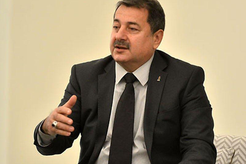 Vaqif Sadıqov: "Tam fərqli futbol məktəbinin nümayəndəsi ilə üz-üzə gələcəyik"