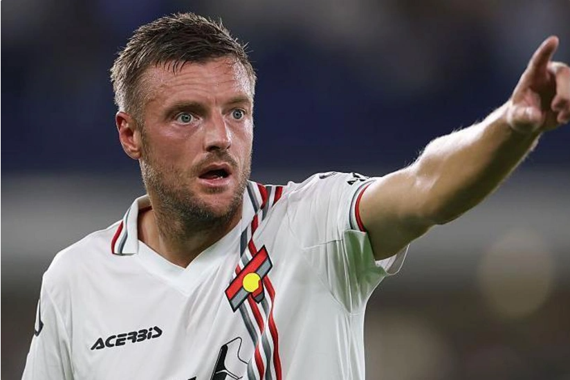 Tanınmış futbolçunun evi qarət edilib