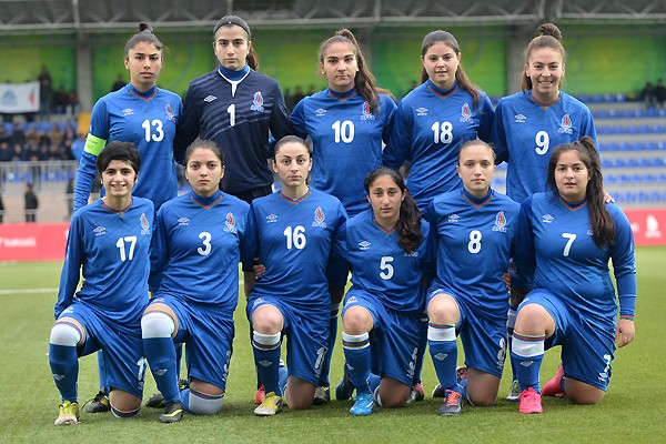 Millimizə 25 futbolçu çağırıldı