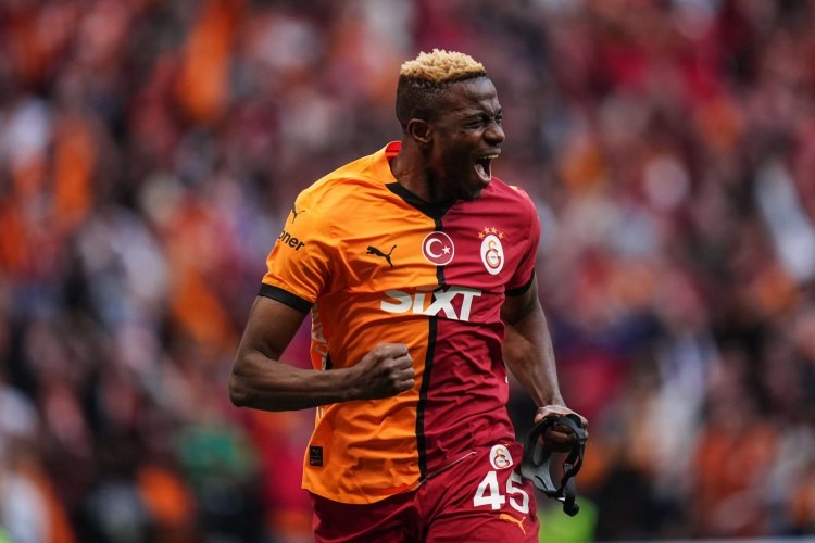 "Fənərbaxça" Osimhenə "Qalatasaray"dan daha çox maaş təklif etdi