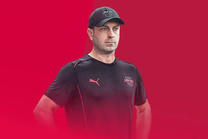 Bundesliqa klubu yeni baş məşqçi ilə müqavilə bağladı