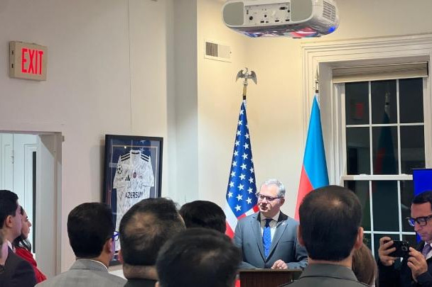 “Qarabağ”ın imzalı forması ABŞ-a qədər gedib çıxdı