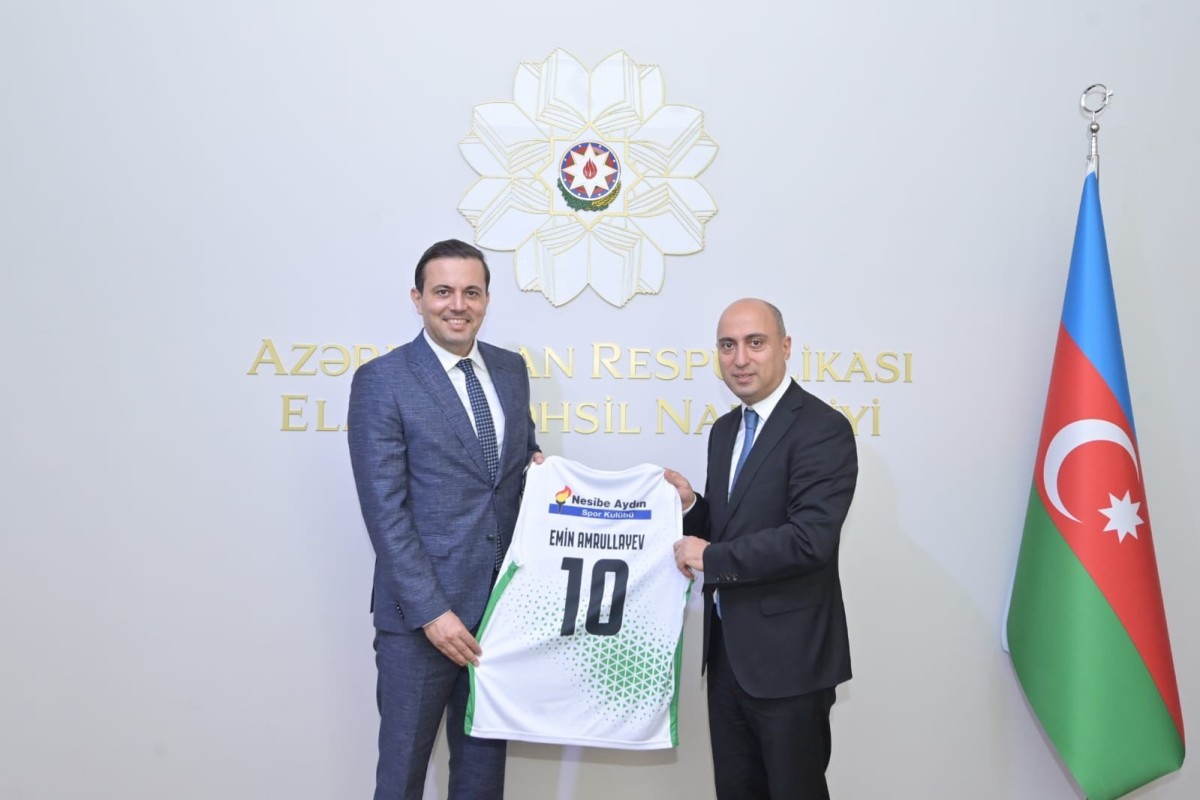 Emin Əmrullayev "Nesibe Aydın"ın prezidenti ilə görüşüb