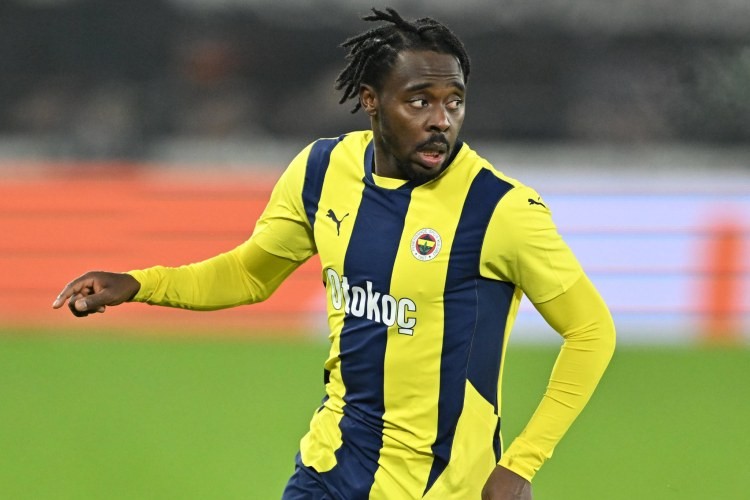 "Beşiktaş" "Fənərbaxça"nın futbolçusu ilə danışıqlara başladı