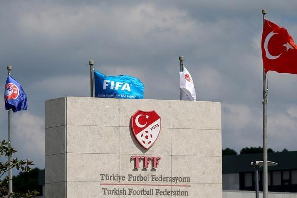 Türkiyə futbolunda istefalar həftəsi
