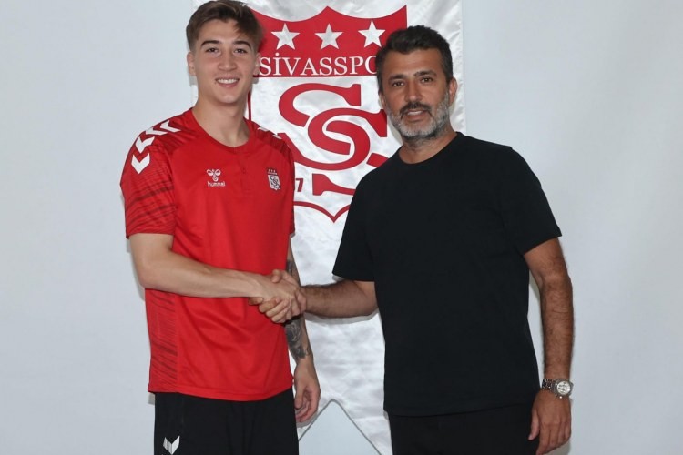 Millimizin üzvü "Sivasspor"da - RƏSMİ