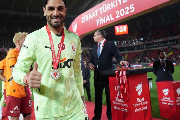 "Qalatasaray"dan qapıçısı ilə bağlı qərar