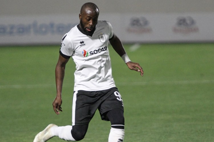 "Neftçi" fransalı futbolçu ilə yollarını ayırdı - RƏSMİ
