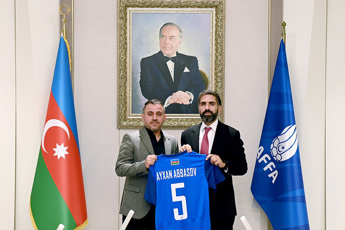 Son dəqiqə: Ayxan Abbasov millinin baş məşqçisi təyin olundu