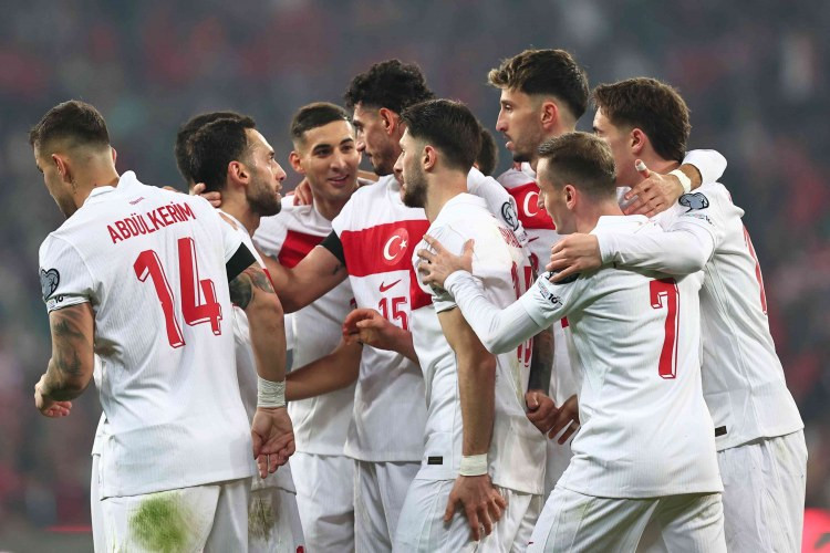 Türkiyə millisinin 6 futbolçusu İspaniyaya qarşı oynamayacaq