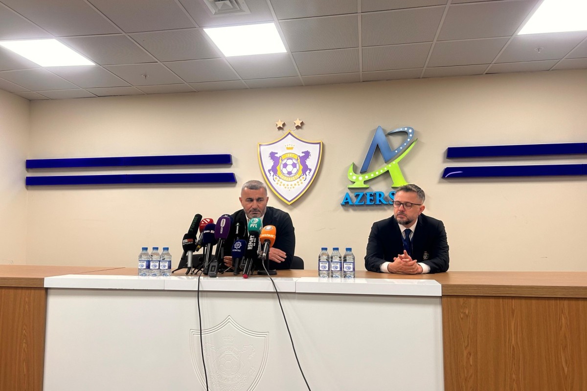 "Bəzən fikirləşirəm ki, hər şeyi kənara qoyub gənclərlə çalışasan"