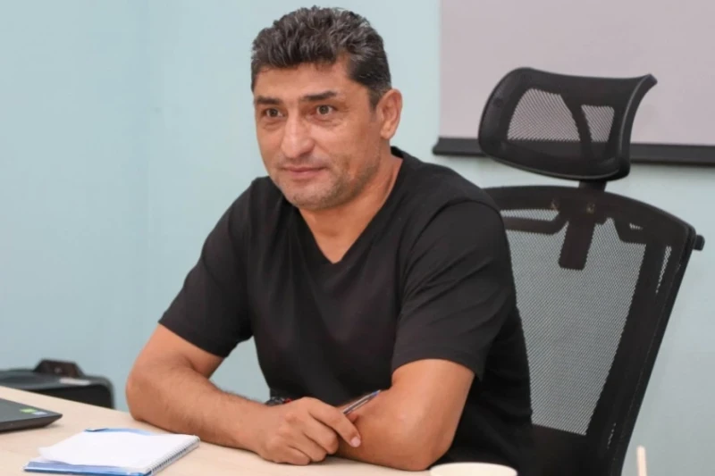 Aslan Kərimov telekanalla müqavilə bağladı