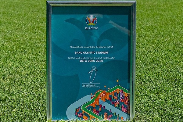UEFA Bakı Olimpiya Stadionunu təltif etdi