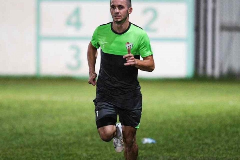 "Bursaspor" azarkeşləri Fatih Təkkəyə etiraz etdi - Namiq Ələsgərova görə