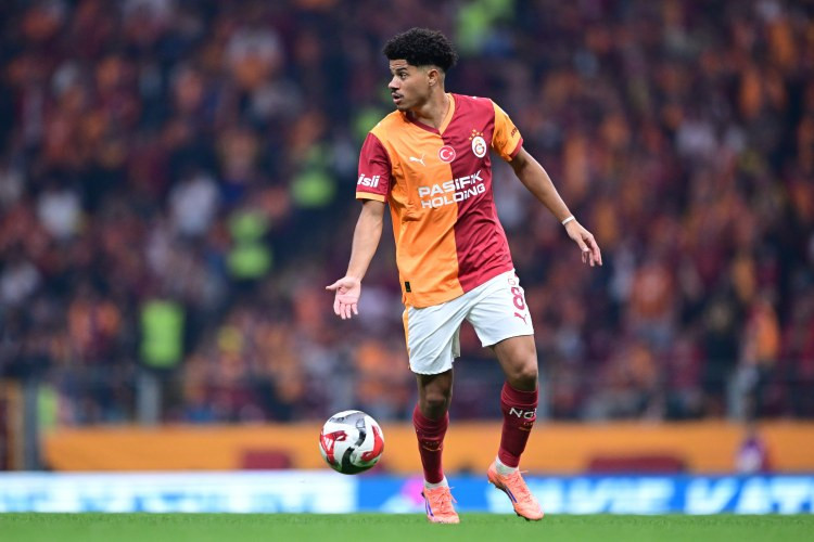 "Qalatasaray"ın yarımmüdafiəçisi İngiltərəyə qayıda bilər