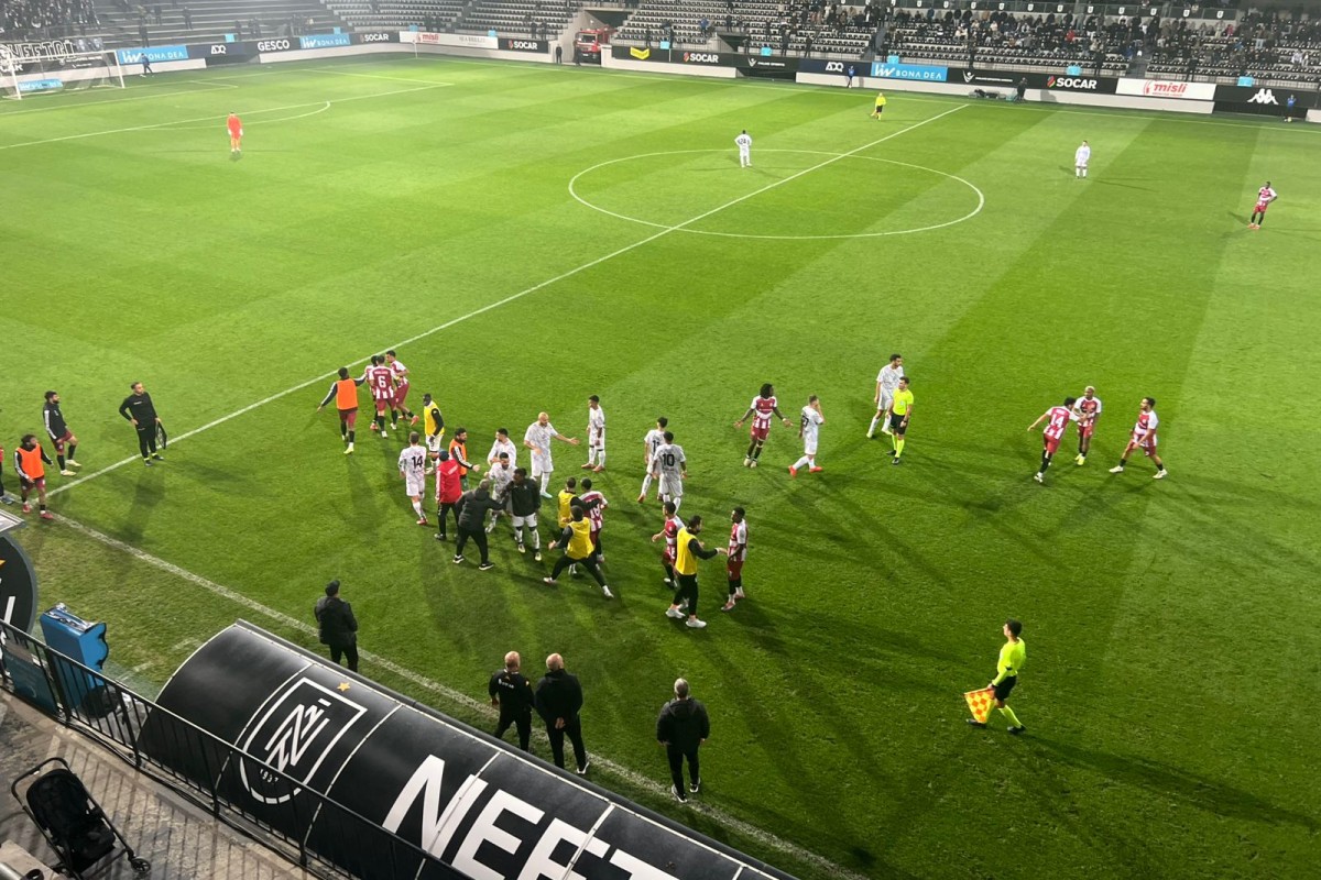 “Neftçi” - “Karvan-Yevlax” matçında insident