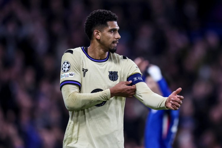 Psixoloji problemlərlə üzləşən futbolçu İsrailə getdi