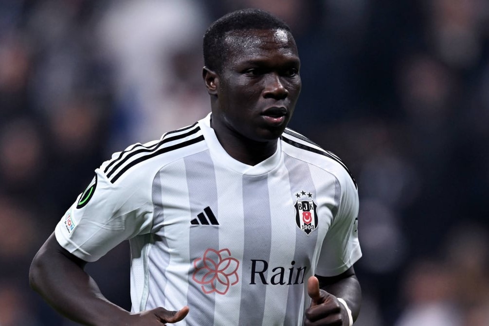 "Neftçi"nin danışıq apardığı hücumçuya daha iki təklif