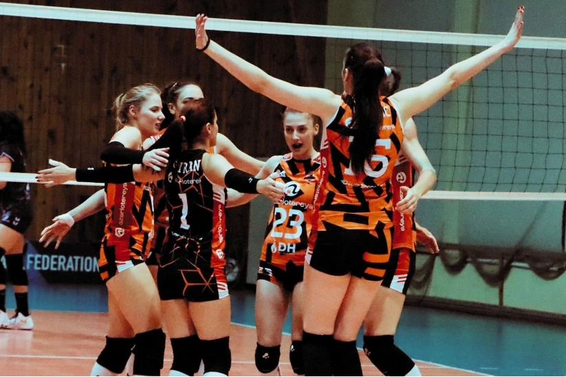Voleybol üzrə Azərbaycan Yüksək Liqasında dörd oyun keçirlib