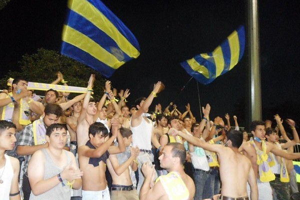 “Kəpəz” azarkeşləri məşqdə Erkin İbrahimovu istefaya səslədi