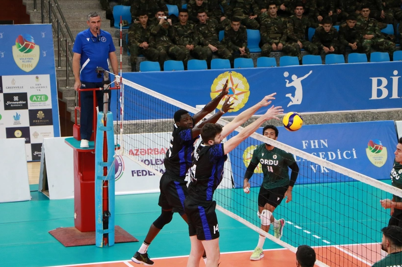 Qadın və kişi voleybolçular arasında Yüksək Liqanın növbəti oyunları keçirilib