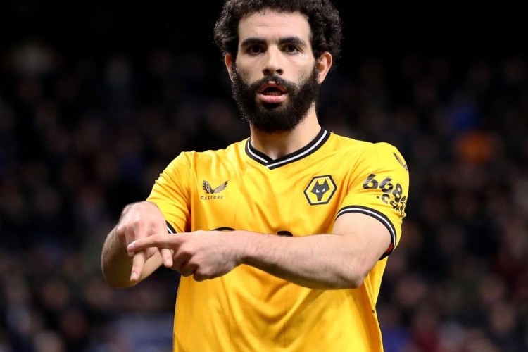 "Mançester Yunayted" əlcəzairli müdafiəçini transfer etmək istəyir