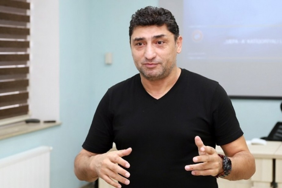 Aslan Kərimov: "Yaxşı əks hücumlar qura bilir, amma müdafiədə çatışmazlıqlar çoxdur"