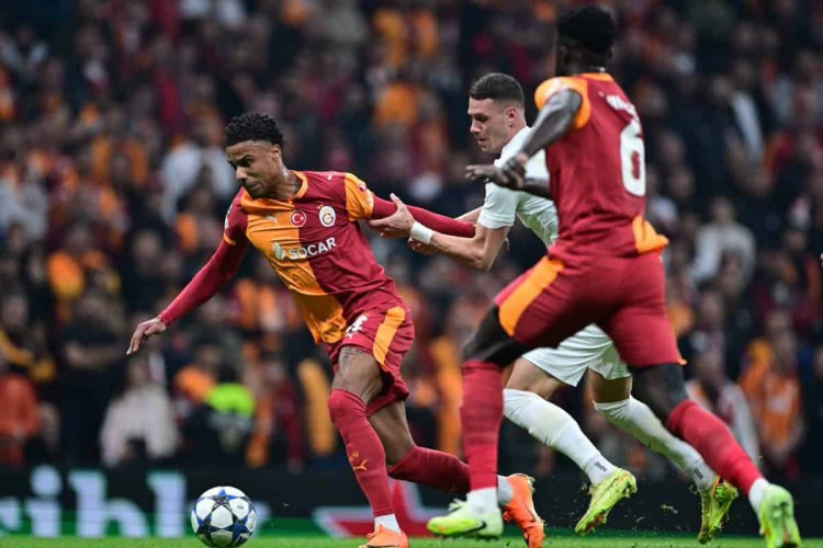 "Qalatasaray"ın müdafiəçisi zədələndi