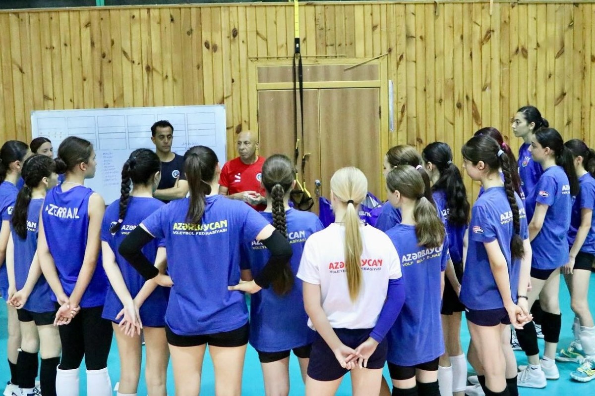 50 voleybolçu düşərgəyə cəlb olundu