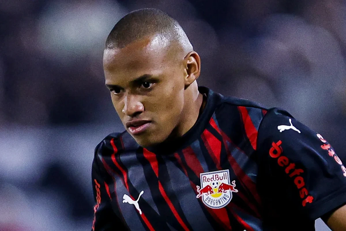 "Zenit" braziliyalı futbolçuya görə 15 milyon avro ödəməyə hazırdır