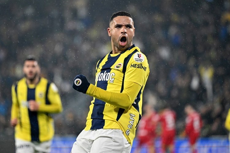 Osimheni transfer edə bilmədilər, "Fənərbaxça"nın hücumçusuna yönəldilər