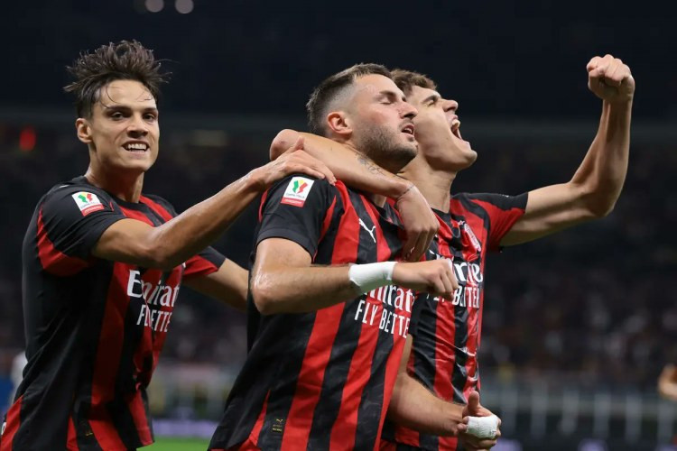 "Milan"ın hücumçusu üçün 30 milyon avroluq təklif