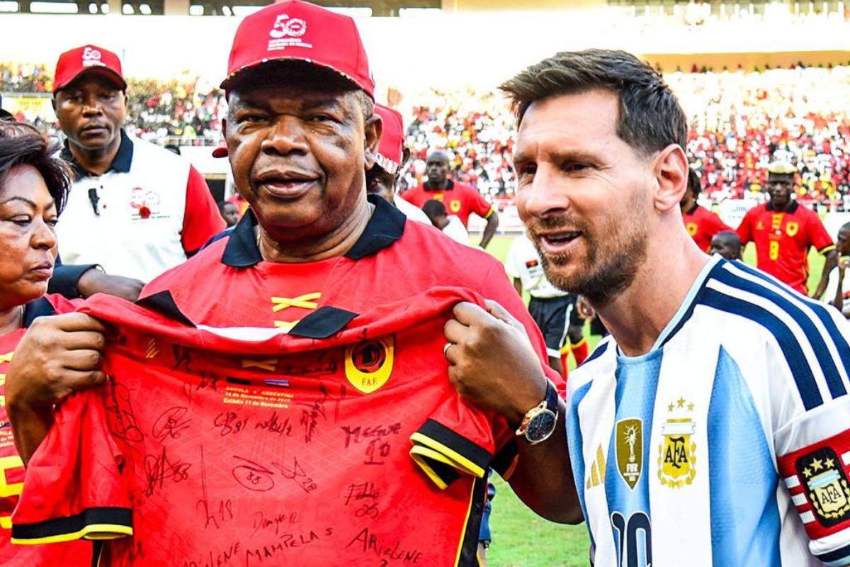 Messi Anqola prezidentindən xüsusi mükafat alıb