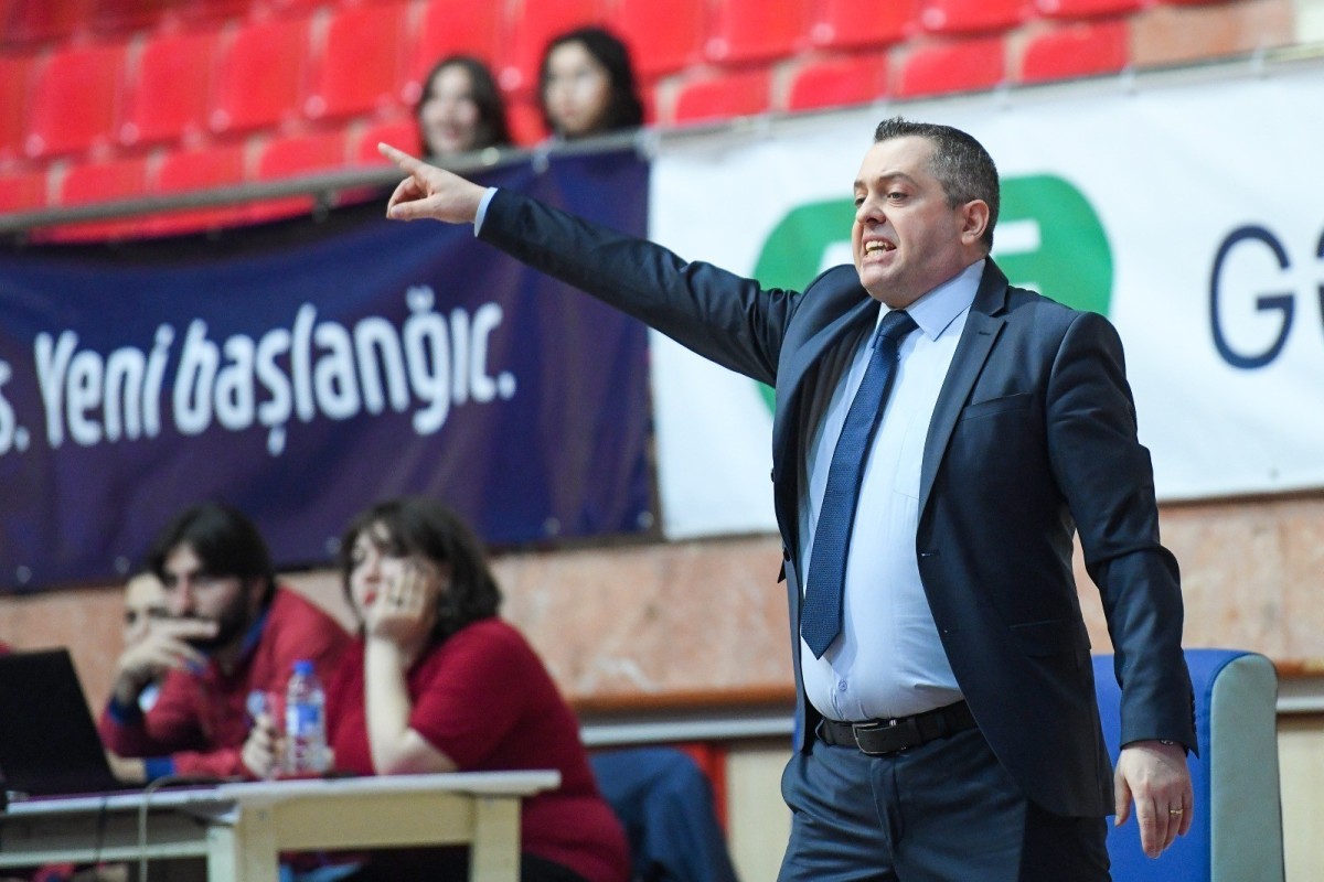 "Şəki"nin baş məşqçisi: "Peri masalı" yaşayırıq”