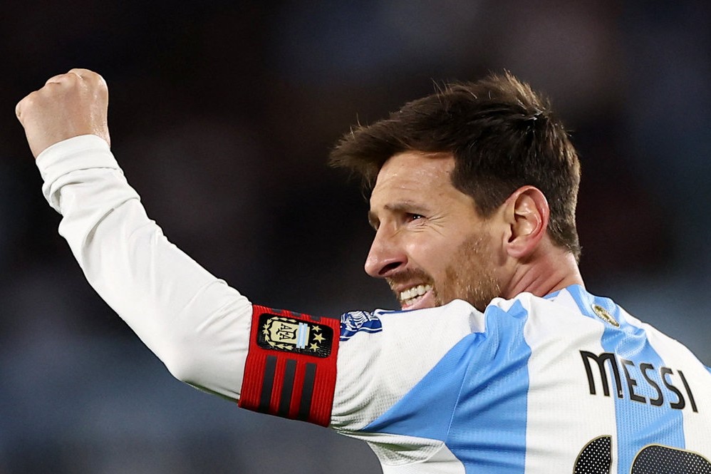 Messi gələcək karyerası barədə danışıb