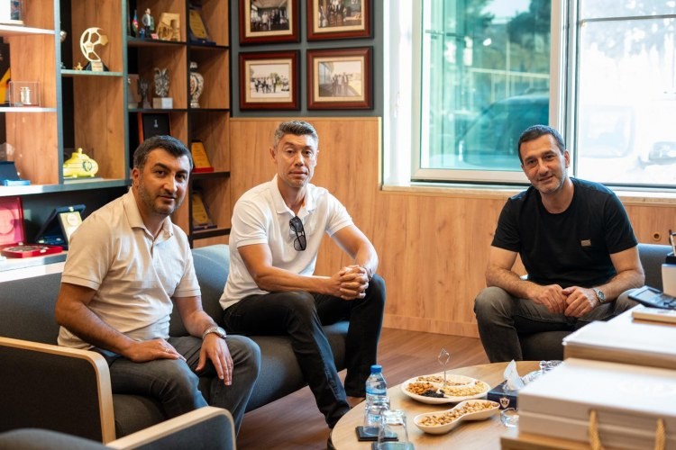 "Qarabağ" rəsmiləri “Portimonense”nin idman direktoru ilə görüşdü