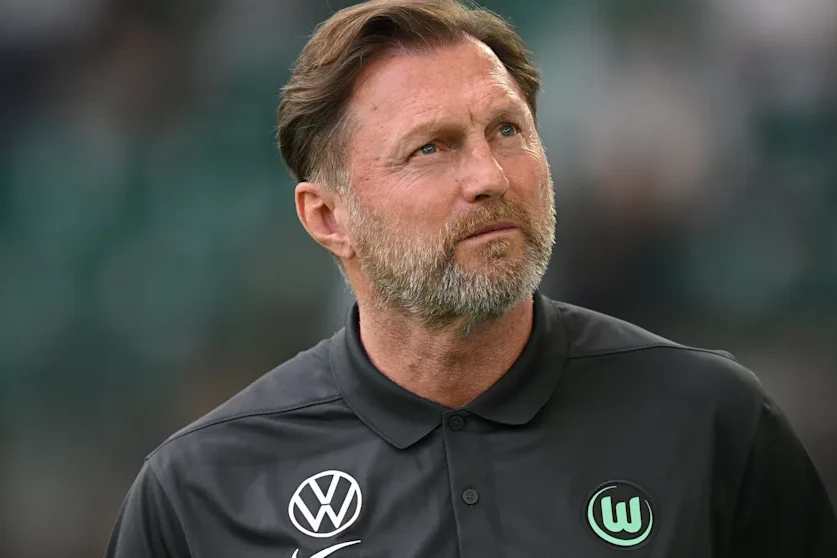 Bundesliqa klubu baş məşqçisini qovdu