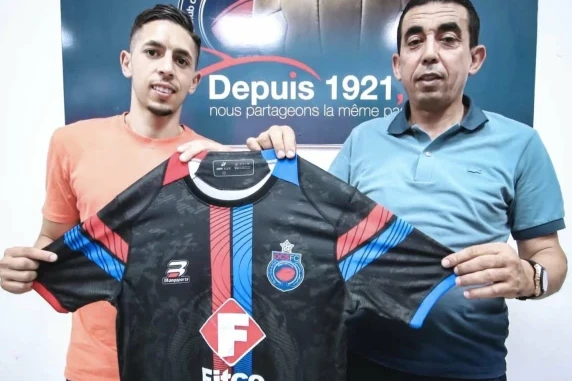 "Kəpəz"in sabiq futbolçusu ölkəsində top qovacaq