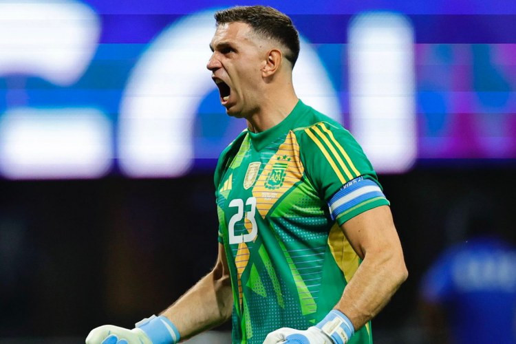 "Tottenhem" dünya çempionunu transfer etmək istəyir