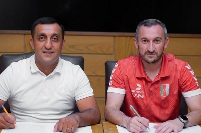 Vüqar Nadirov bölgə klubu ilə müqavilə imzaladı