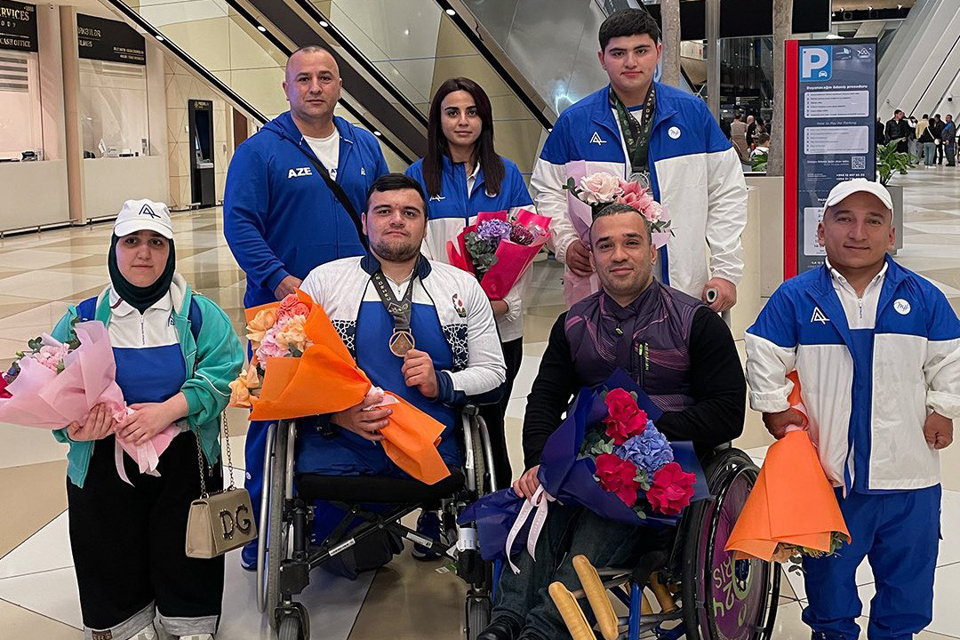 Dünya çempionatında medal qazanan paralimpiyaçılarımız Vətənə qayıdıblar