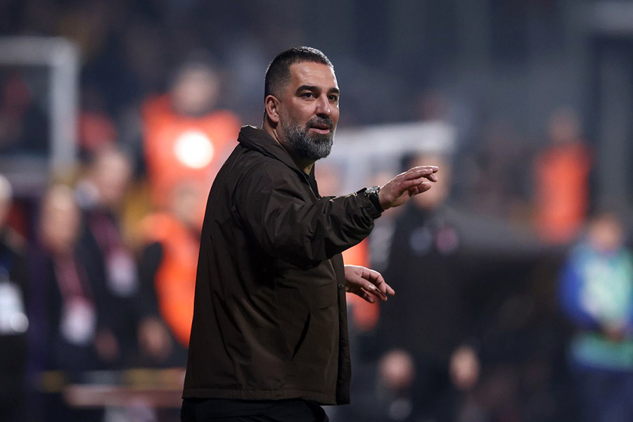 Arda Turan Bayramovu izləmək üçün millimizin oyununda