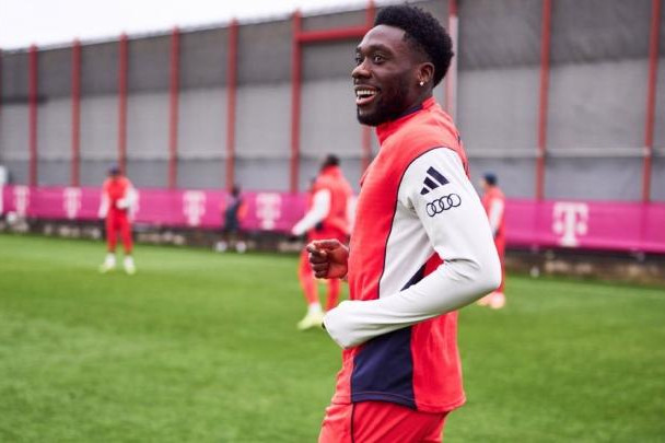 “Bavariya”nın futbolçusu yaşıl meydanlara geri dönür