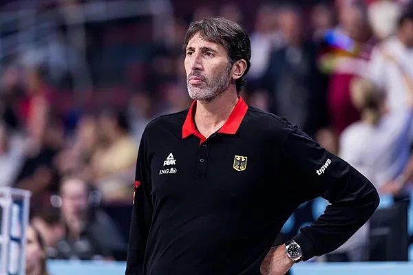 Almaniyanı Avropa çempionu edən mütəxəssis xəstəxanaya yerləşdirildi