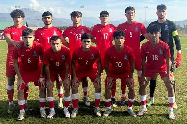 U-18 Qəbələyə toplaşır