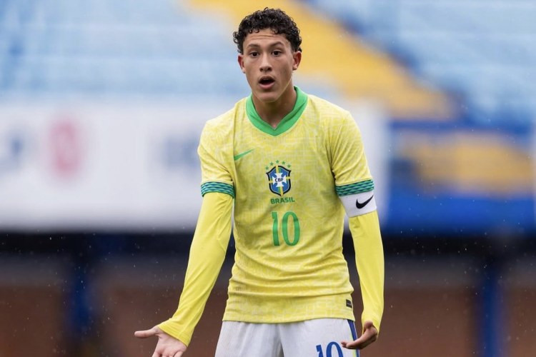 "Çelsi" 17 yaşlı braziliyalı ilə maraqlanır